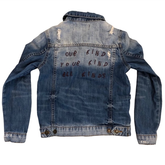 7 For All Mankind • KIND Distressed Denim Jacket - M - Picture 4 of 10